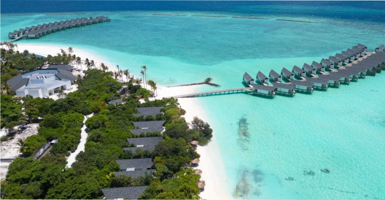 Amari Raaya Maldives Celebrates Dual Victory at LLM Readers’ Travel